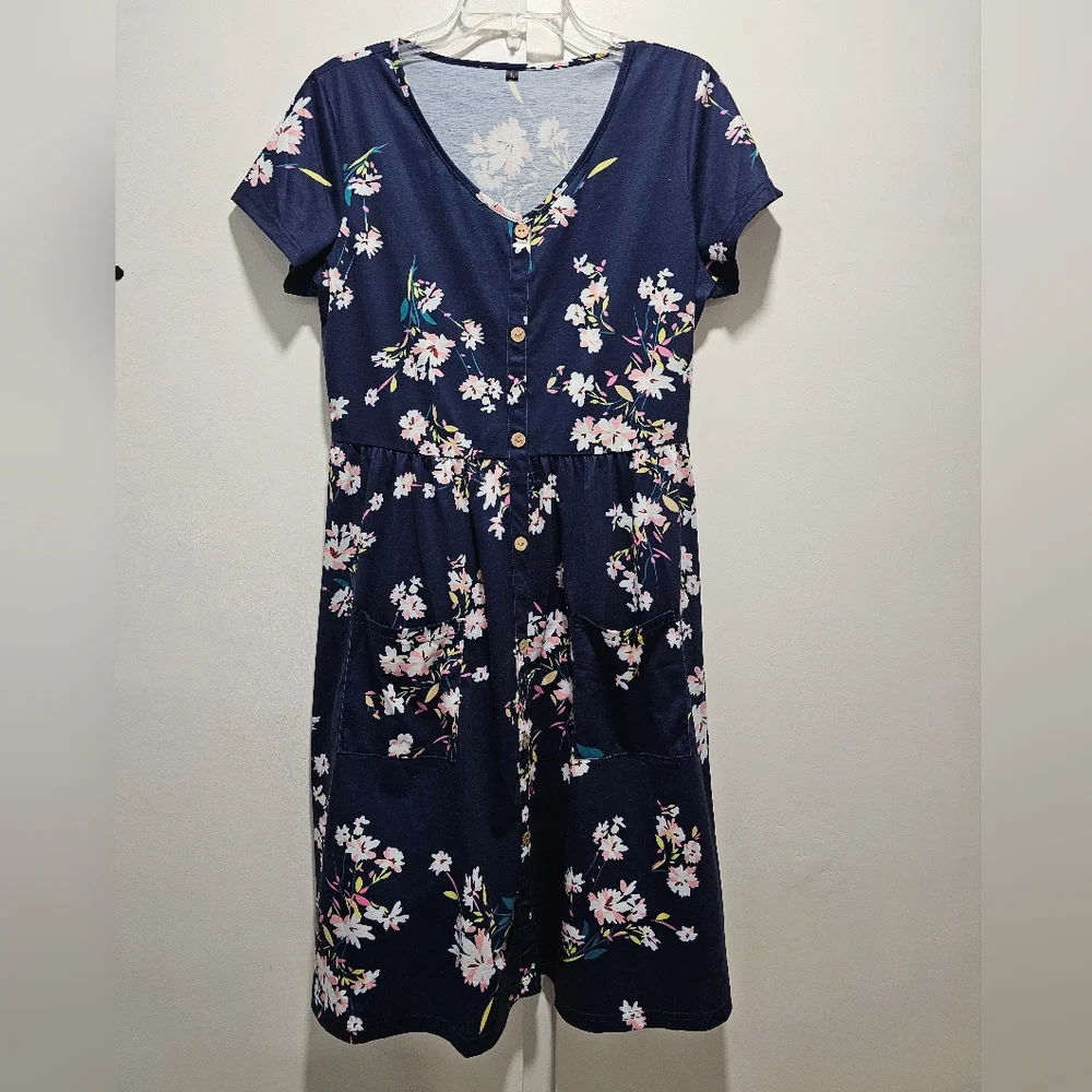 Button Floral Dress with Pockets, Large - Picture 2 of 7